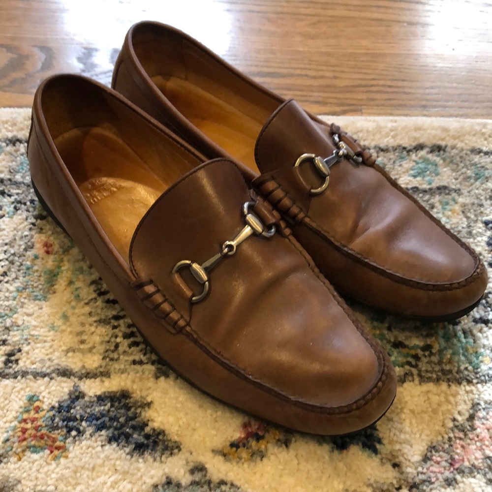 Mens Peter Millar tan loafers size 10.5 with a bit